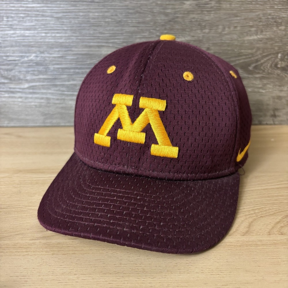 Minnesota Golden Gophers Hat Cap Fitted Mens 6 3/4 NCAA Baseball Nike